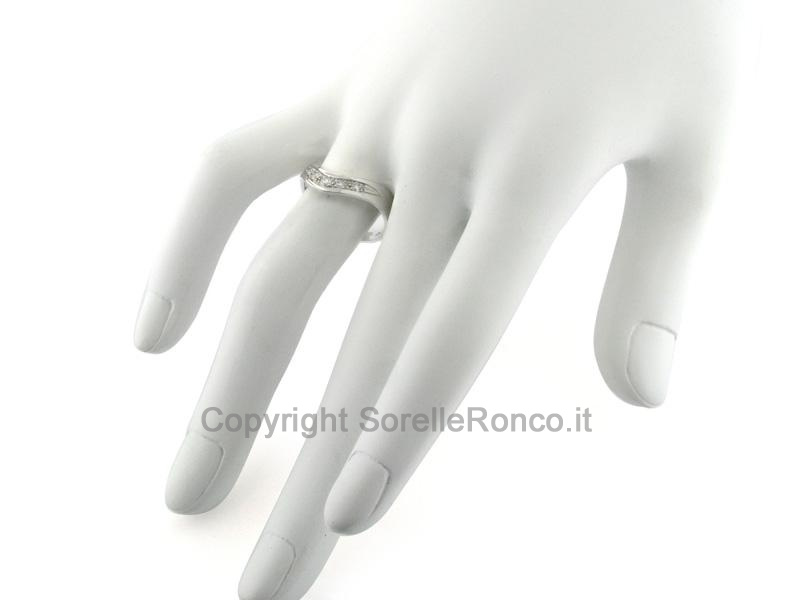 ANELLO IN ORO CON DIAMANTI CT. 0.24
