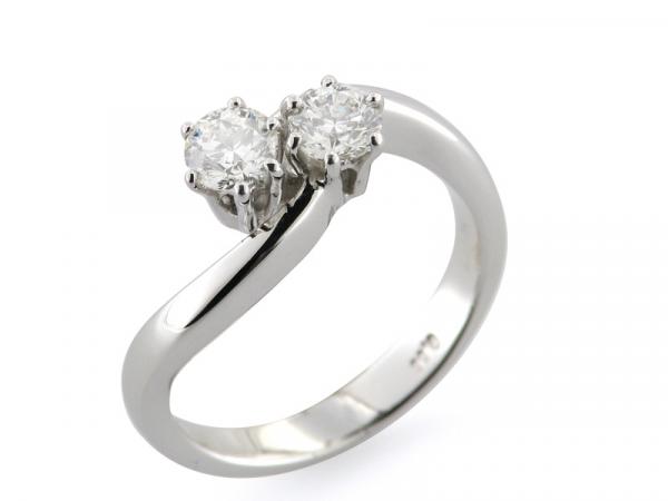 CF00054 - Anello Solitario Contrarie' ct. 0.66 