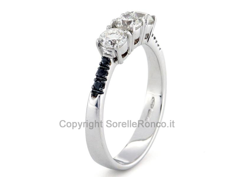 ANELLO TRILOGY ORO BIANCO DIAMANTI 0.79 CT