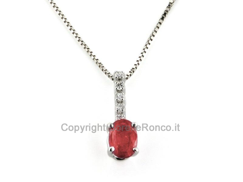 COLLANA CON DIAMANTI E RUBINO 0.60-0.70 CT  6X4MM