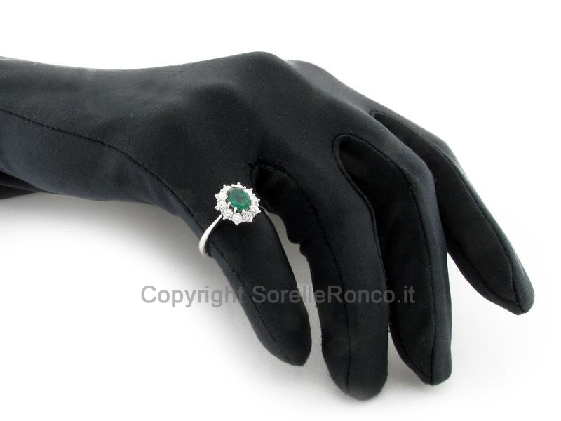 ANELLO ORO BIANCO DIAMANTI E SMERALDO 0.74-0.78 CT