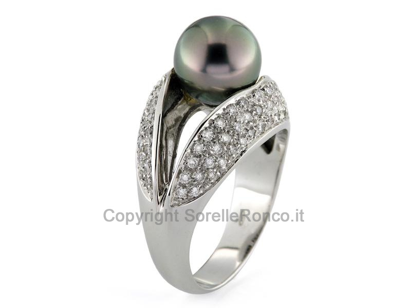 ANELLO CON PERLA NERA IN ORO E DIAMANTI