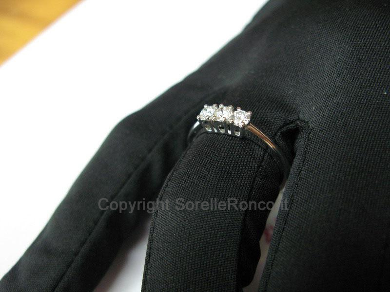 ANELLO TRILOGY CON DIAMANTI CT. 0.32