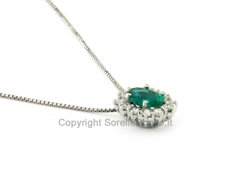 GIROCOLLO IN ORO CON SMERALDO 0.59 CT