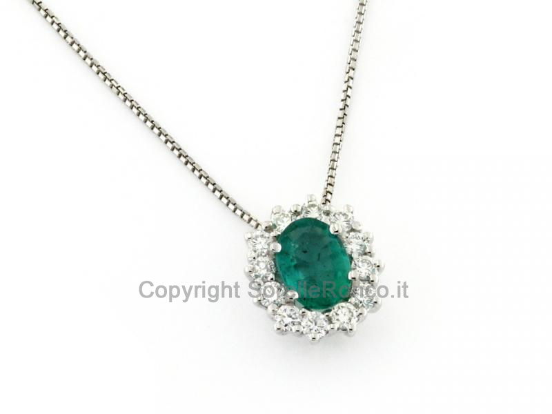 GIROCOLLO IN ORO CON SMERALDO 0.59 CT
