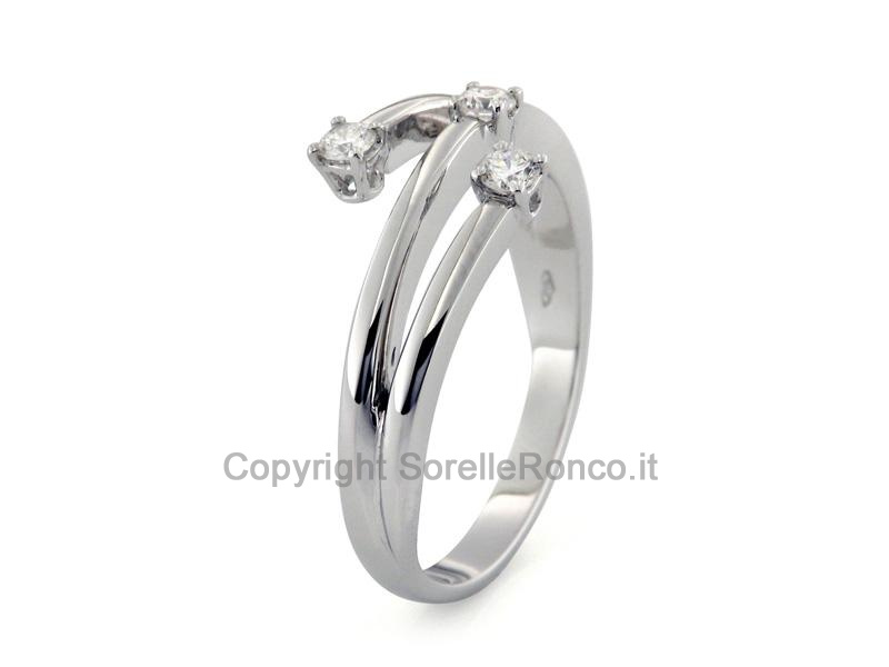 ANELLO TRILOGY ORO CON DIAMANTI 0.18 CT