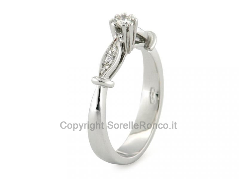 ANELLO IN ORO CON DIAMANTE 0.15 CT