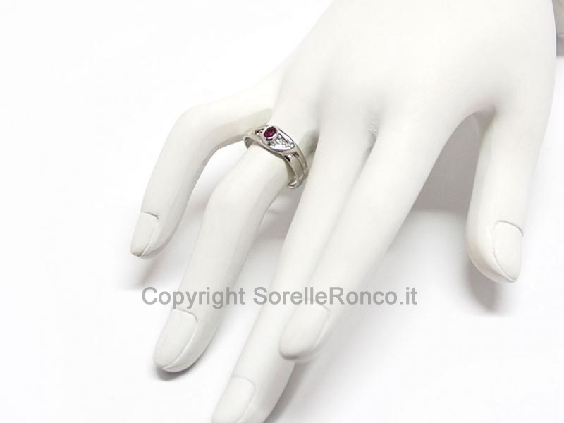 ANELLO IN ORO CON DIAMANTI E RUBINO