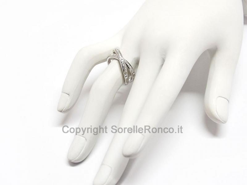 ANELLO INCROCIATO CON DIAMANTI 0.15 CT