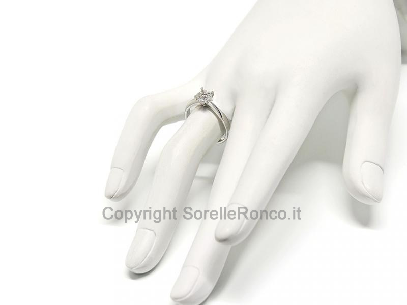 ANELLO SOLITARIO A CALICE CON DIAMANTE 0.80 CT