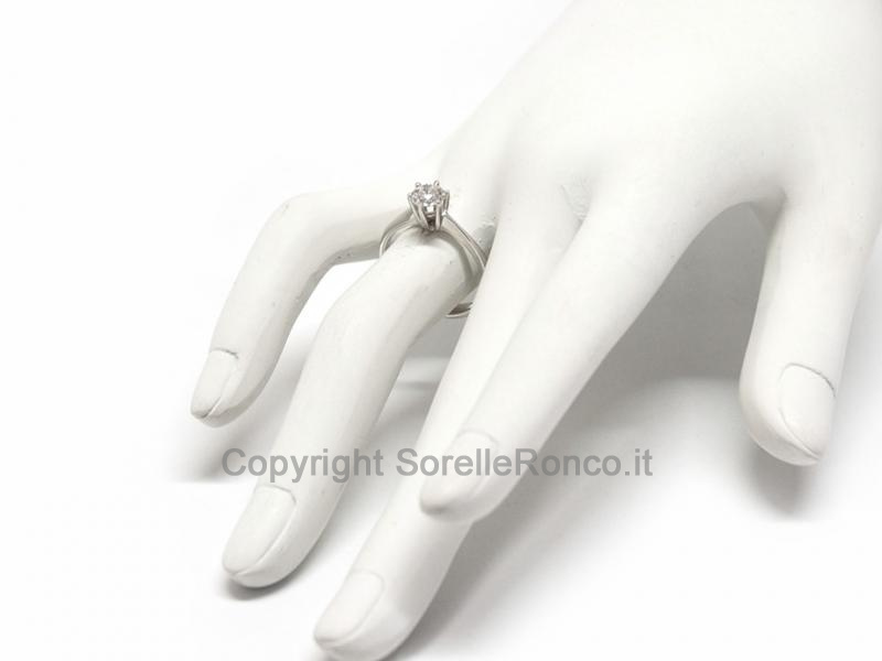 ANELLO CON DIAMANTE SOLITARIO DA 0.70-0.71 CT