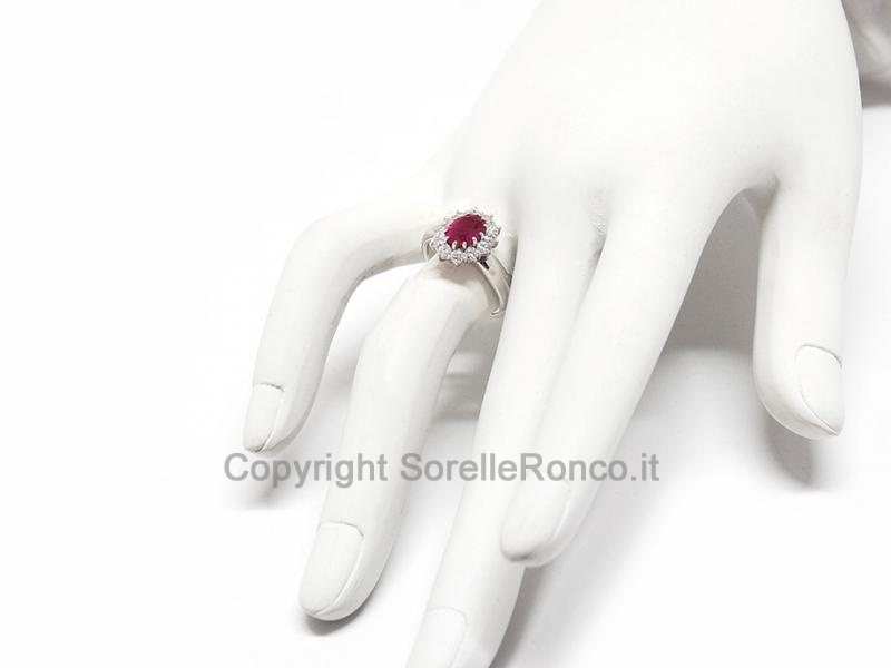 ANELLO IN ORO CON DIAMANTI E RUBINO