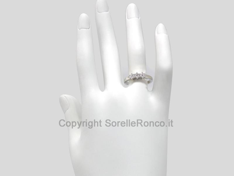 ANELLO TRILOGY CON DIAMANTI DA 0.54 CT