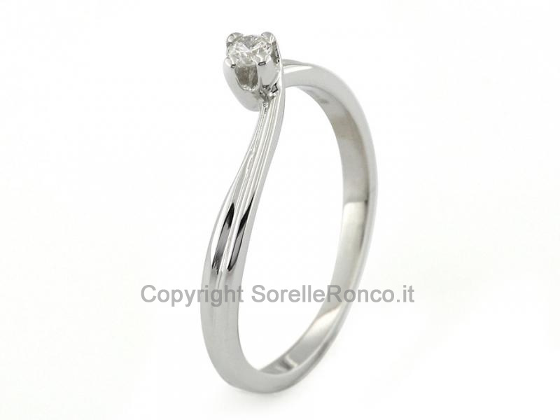 ANELLO CON DIAMANTE SOLITARIO 0.05 CT