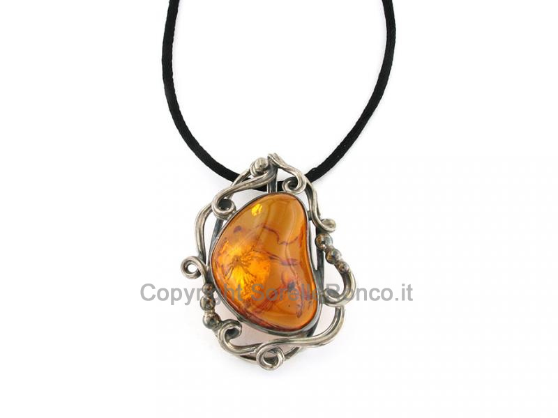 COLLANA CON PENDENTE AMBRA MIELE