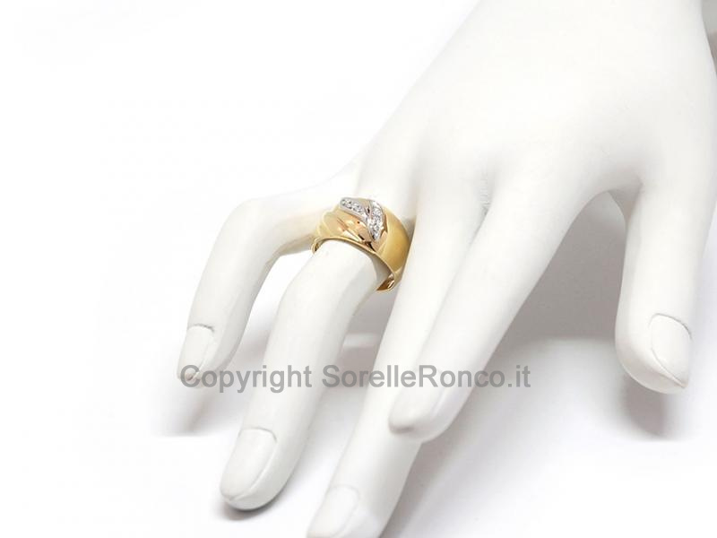 ANELLO A FASCIA CON DIAMANTI 0.12 CT