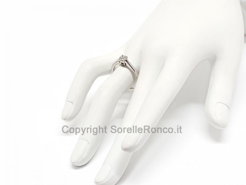 SOLITARIO CON DIAMANTE DA 0.44 CT