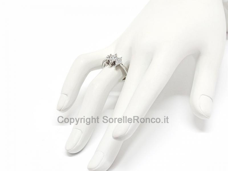 TRILOGY PLATINO CON DIAMANTI 0.51 CT