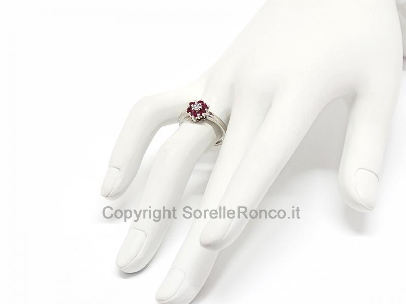 ANELLO FIORE ORO DIAMANTI E RUBINI