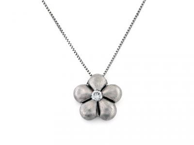 Collana con Pendente Fiore e Puntoluce