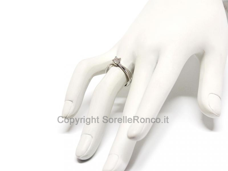 ANELLO SOLITARIO CON DIAMANTE DA 0.23 CT