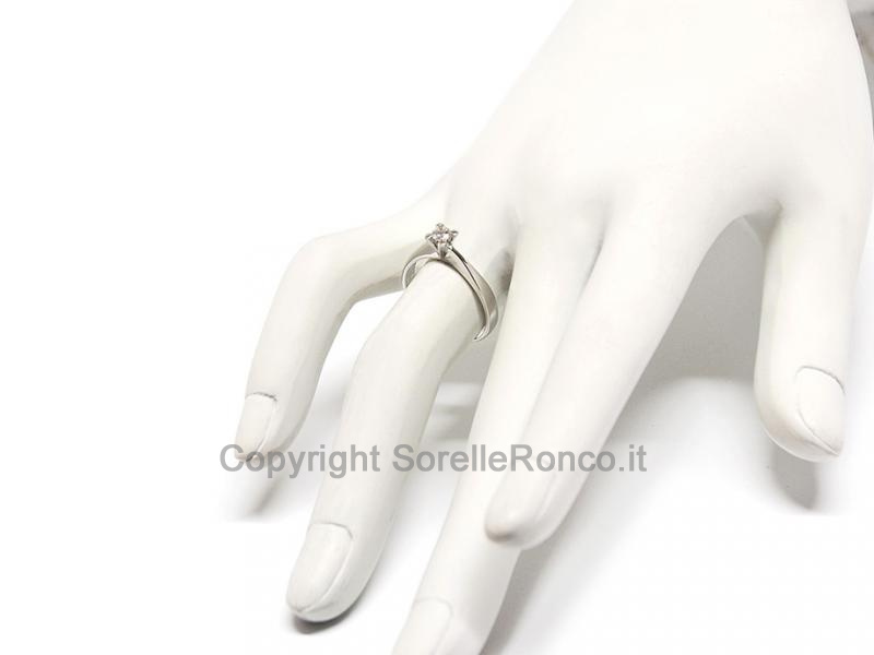 ANELLO SOLITARIO CON DIAMANTE DA 0.14 CT