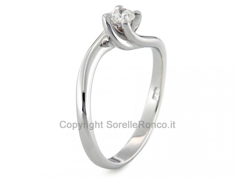 ANELLO CONTRARIÉ CON DIAMANTE 0.25 CT