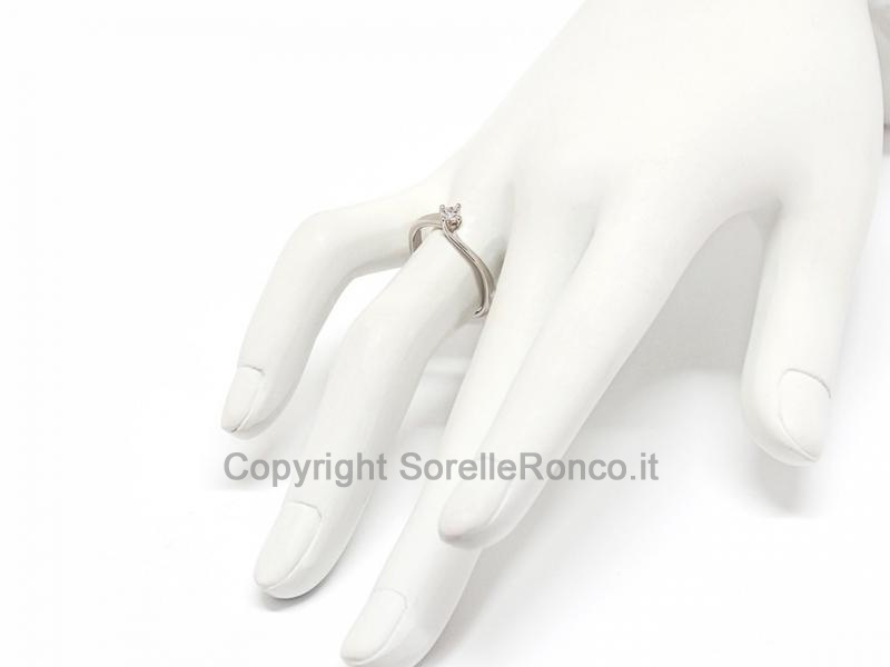 ANELLO SOLITARIO VALENTINO E DIAMANTE 0.14 CARATI