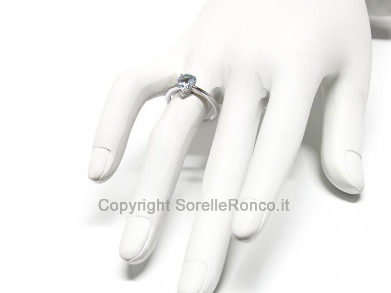 ANELLO IN ORO CON ACQUAMARINA 6X8
