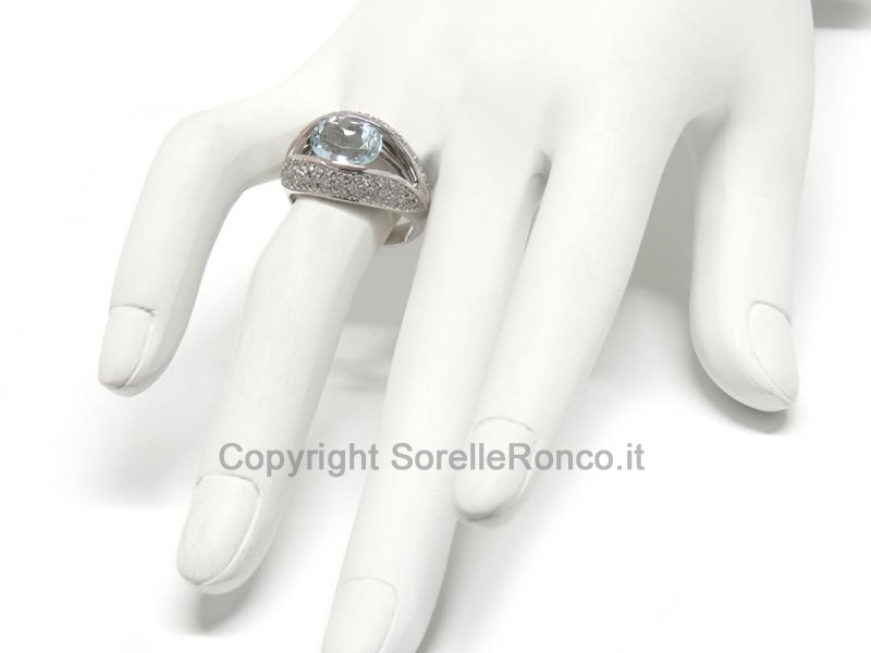 ANELLO IN ORO CON ACQUAMARINA 2.50  CT