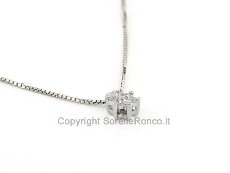 COLLANA CON PENDENTE A FIORE DI DIAMANTI