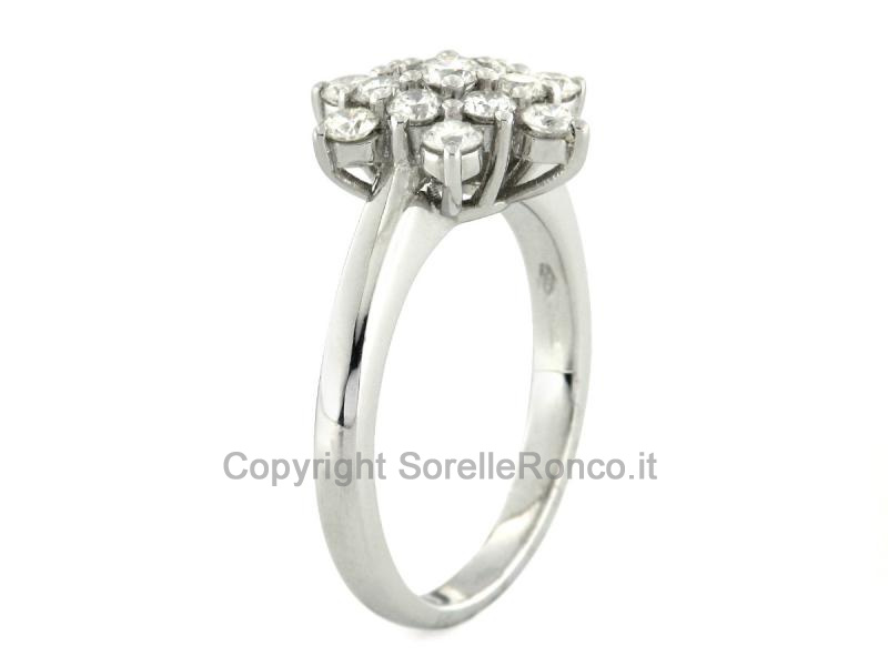 ANELLO A FIORE IN ORO CON DIAMANTI 0.92 CT