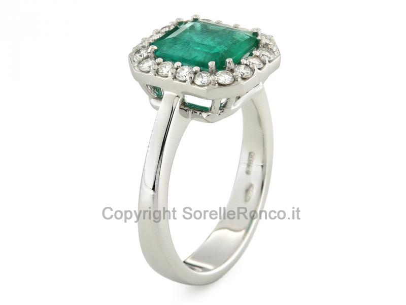 ANELLO CON DIAMANTI E SMERALDO 2.08 CT