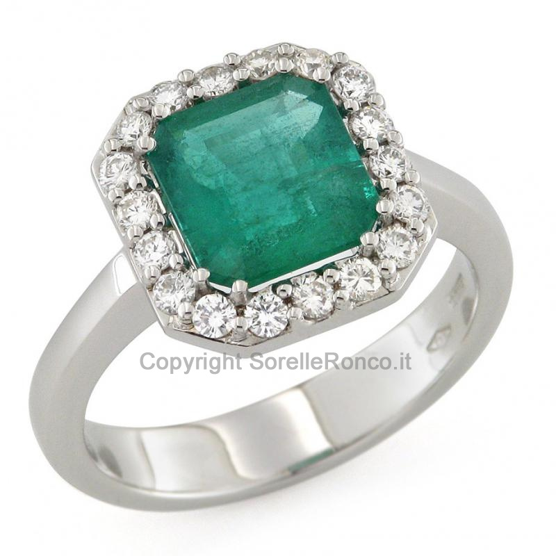 ANELLO CON DIAMANTI E SMERALDO 2.08 CT