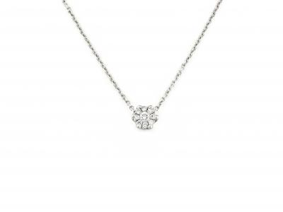 Collana con Pendente a Fiore di Diamanti
