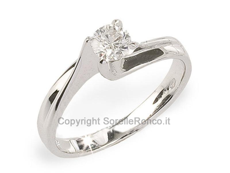 ANELLO SOLITARIO CON DIAMANTE 0.39 CT