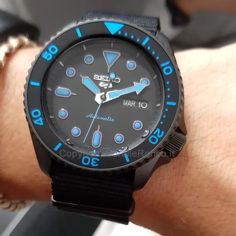 SEIKO 5 SPORTS NERO 42,5MM INDICI BLU