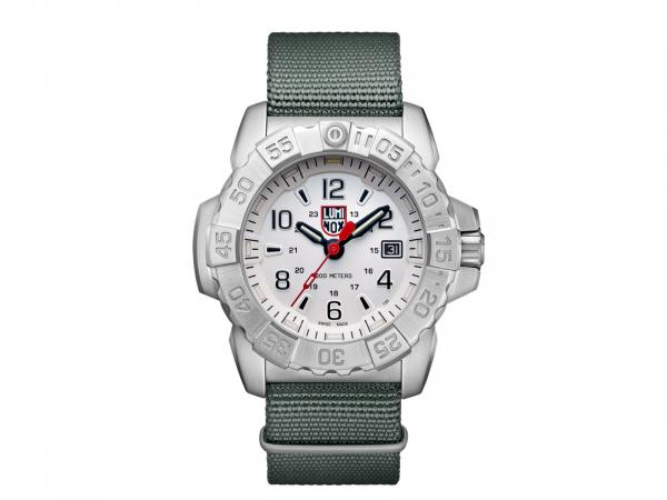 XS3257 - LUMINOX SEA SERIES Navy Steel Bianco 