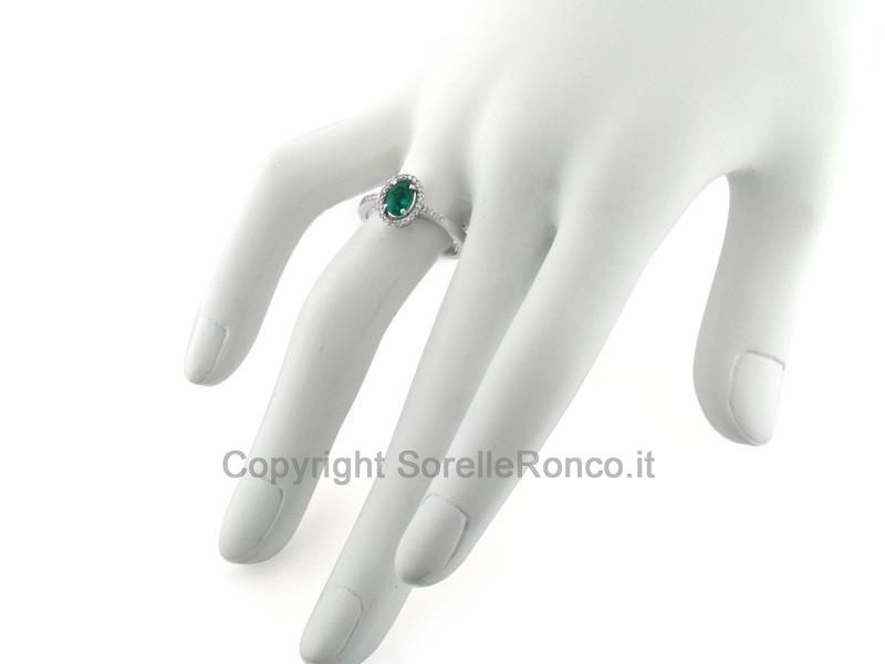 ANELLO SMERALDO CON DIAMANTI