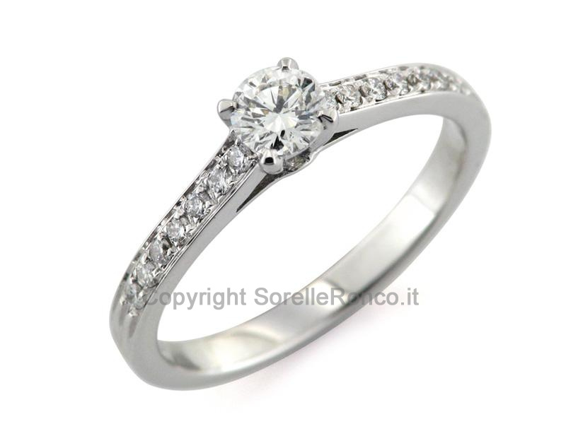ANELLO SOLITARIO CON DIAMANTE CT. 0.30
