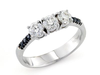 Anello Trilogy Oro Bianco Diamanti 0.79 Ct