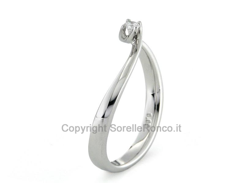 ANELLO CON DIAMANTE SOLITARIO 0.05 CT