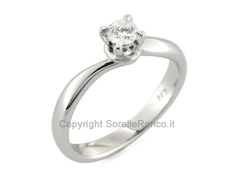 ANELLO SOLITARIO CON DIAMANTE 0.35 CT