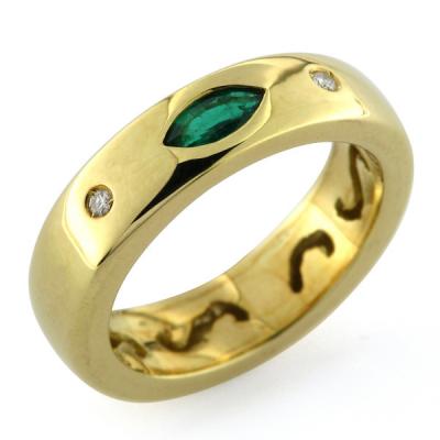 Anello in Oro con Smeraldo e Diamanti