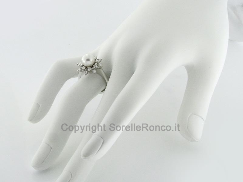 ANELLO PERLA IN ORO BIANCO E DIAMANTI