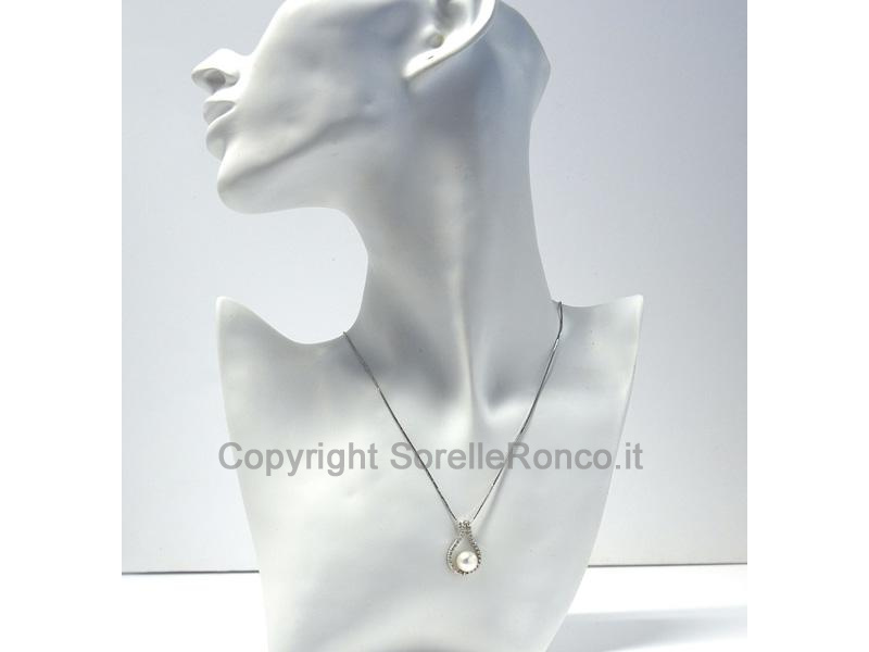 COLLANA ORO CON PERLA 9MM E DIAMANTI