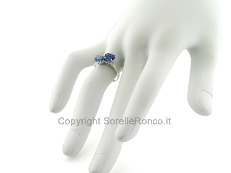 ANELLO CON ZAFFIRO E DIAMANTI IN ORO