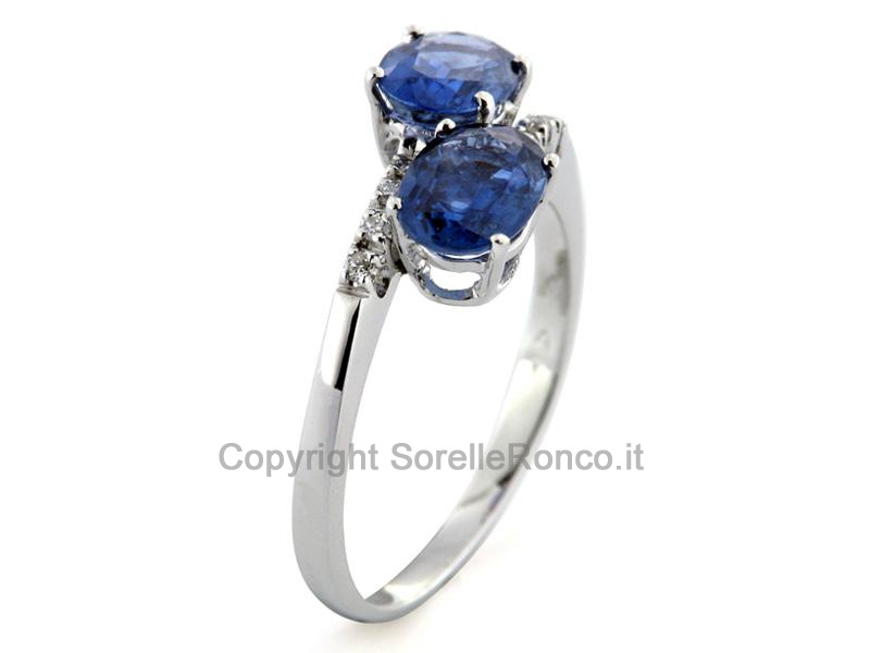ANELLO CON ZAFFIRO E DIAMANTI IN ORO