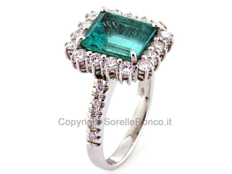 ANELLO SMERALDO NATURALE CON DIAMANTI