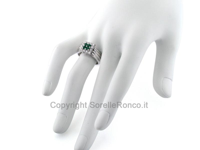 ANELLO SMERALDO NATURALE CON DIAMANTI